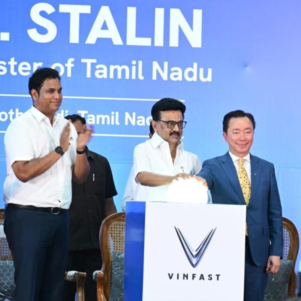 தூத்துக்குடியில் மின்சார கார் தொழிற்சாலையை திறந்து வைத்தார் முதல்வர் ஸ்டாலின் தூத்துக்குடியில் மின்சார கார் தொழிற்சாலையை திறந்து வைத்தார் முதல்வர் ஸ்டாலின்