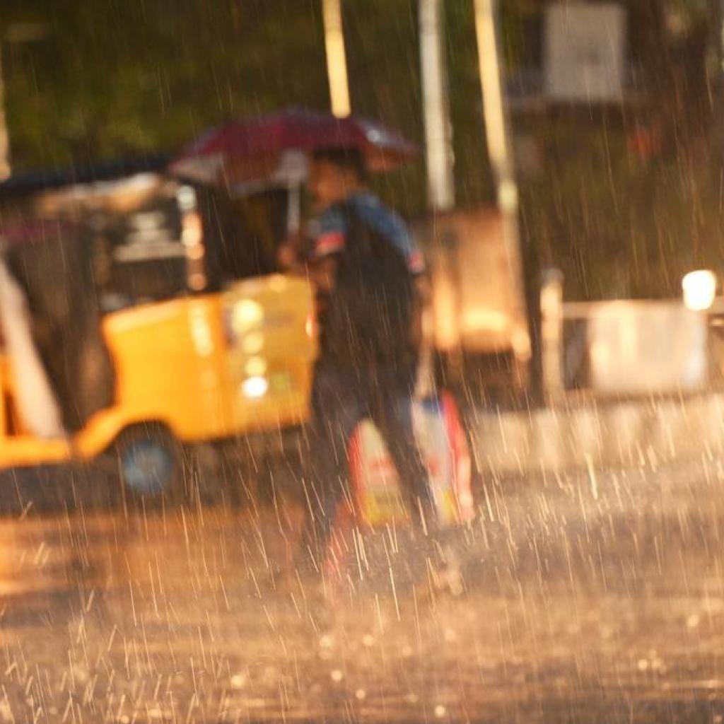 10 மாவட்டங்களில் இன்று கனமழை 10 மாவட்டங்களில் இன்று கனமழை