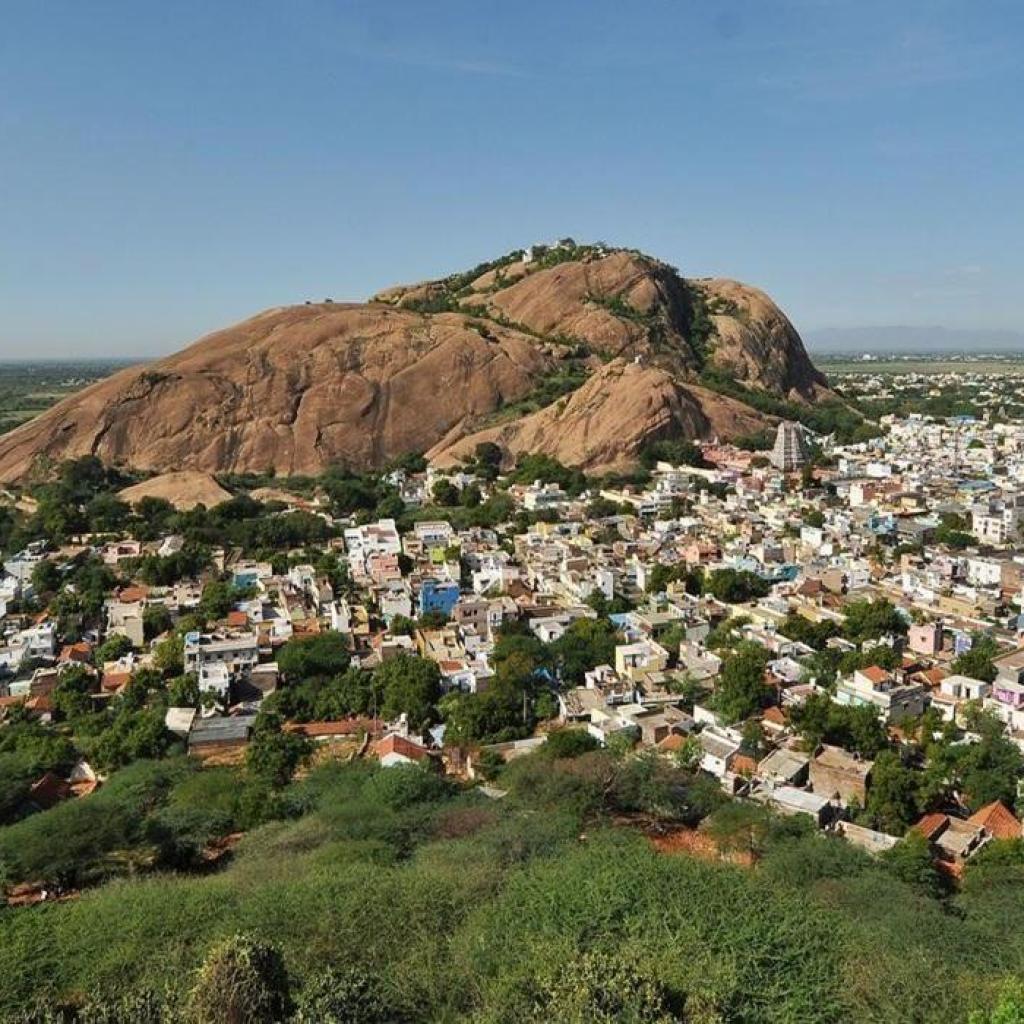 திருப்பரங்குன்றம் மலையை சிக்கந்தர் மலை என அழைக்க என்ன ஆதாரம் உள்ளது? – ஐகோர்ட் கேள்வி திருப்பரங்குன்றம் மலையை சிக்கந்தர் மலை என அழைக்க என்ன ஆதாரம் உள்ளது? – ஐகோர்ட் கேள்வி