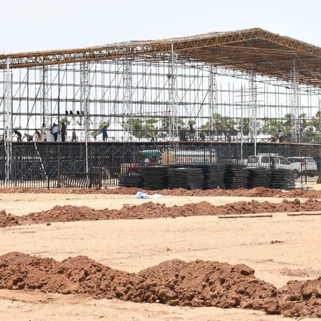 மதுரையில் தவெக மாநில மாநாடு ஏற்பாடுகள் தீவிரம்! மதுரையில் தவெக மாநில மாநாடு ஏற்பாடுகள் தீவிரம்!