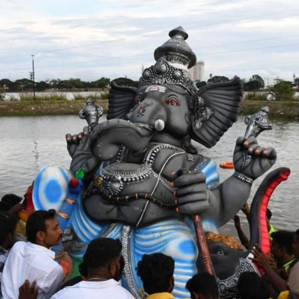 சென்னையில் விநாயகர் சிலைகளை கரைப்பதற்கான நெறிமுறைகள்: மாவட்ட ஆட்சியர் அறிவிப்பு சென்னையில் விநாயகர் சிலைகளை கரைப்பதற்கான நெறிமுறைகள்: மாவட்ட ஆட்சியர் அறிவிப்பு