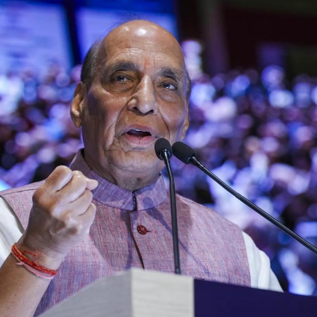 அனைத்து போர்க்கப்பல்களும் இந்தியாவில் தயாரிக்கப்படும்: பாதுகாப்பு அமைச்சர் ராஜ்நாத் சிங் தகவல் அனைத்து போர்க்கப்பல்களும் இந்தியாவில் தயாரிக்கப்படும்: பாதுகாப்பு அமைச்சர் ராஜ்நாத் சிங் தகவல்