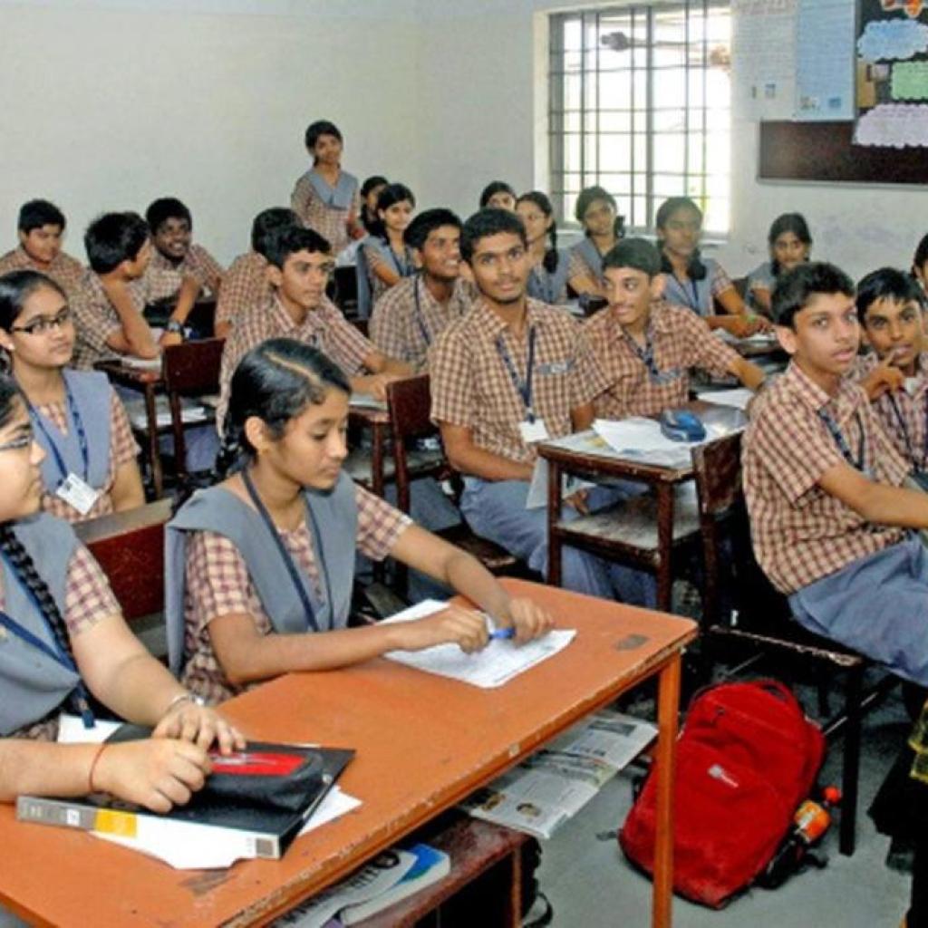 ‘டெட்’ விவகாரம்: 1.5 லட்சம் ஆசிரியர்களின் பணிப் பாதுகாப்பை உறுதி செய்ய கட்சிகள் வலியுறுத்தல் ‘டெட்’ விவகாரம்: 1.5 லட்சம் ஆசிரியர்களின் பணிப் பாதுகாப்பை உறுதி செய்ய கட்சிகள் வலியுறுத்தல்