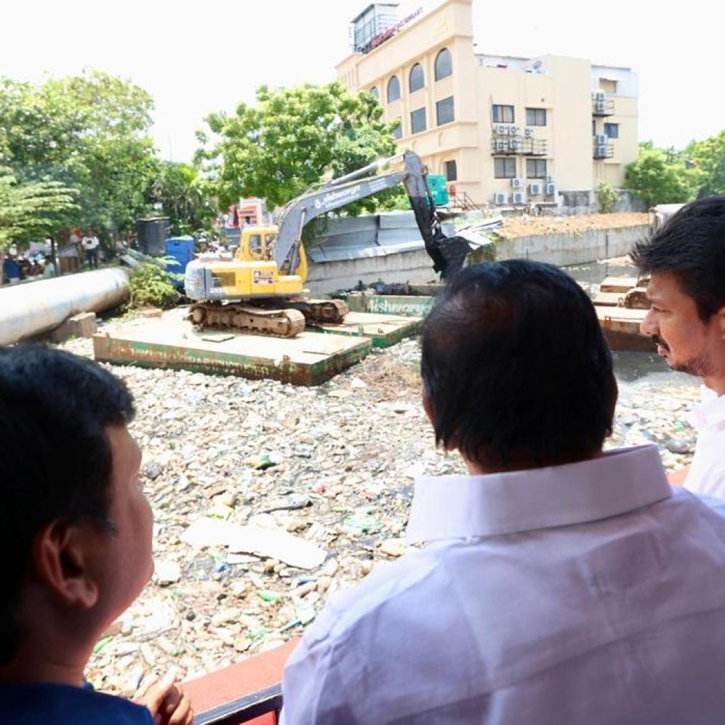 ரூ.30 கோடியில் விருகம்பாக்கம் கால்வாய் சீரமைப்பு பணி: உதயநிதி தொடங்கி வைத்தார் ரூ.30 கோடியில் விருகம்பாக்கம் கால்வாய் சீரமைப்பு பணி: உதயநிதி தொடங்கி வைத்தார்