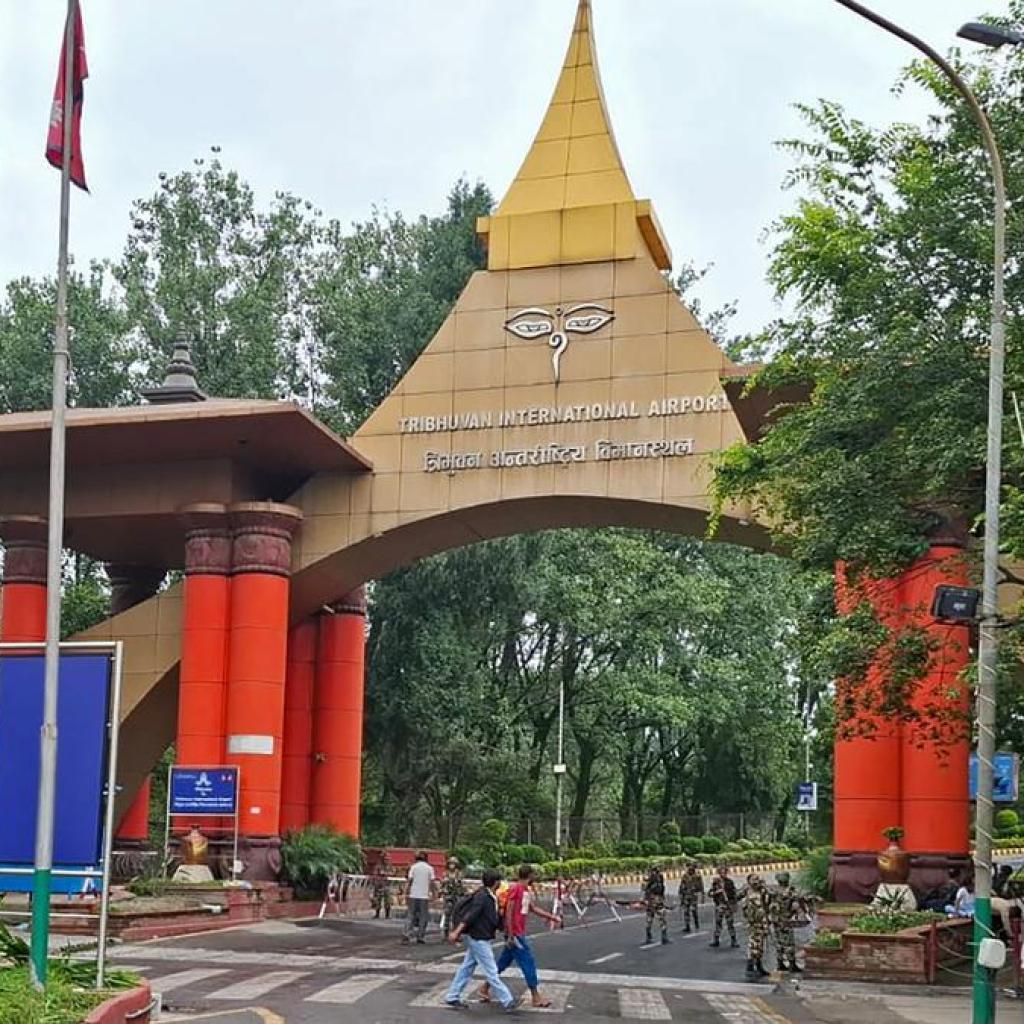 சர்வதேச விமான நிலையம் மூடல்; உச்ச நீதிமன்ற விசாரணை ரத்து: ராணுவ கட்டுப்பாட்டில் நேபாளம் சர்வதேச விமான நிலையம் மூடல்; உச்ச நீதிமன்ற விசாரணை ரத்து: ராணுவ கட்டுப்பாட்டில் நேபாளம்