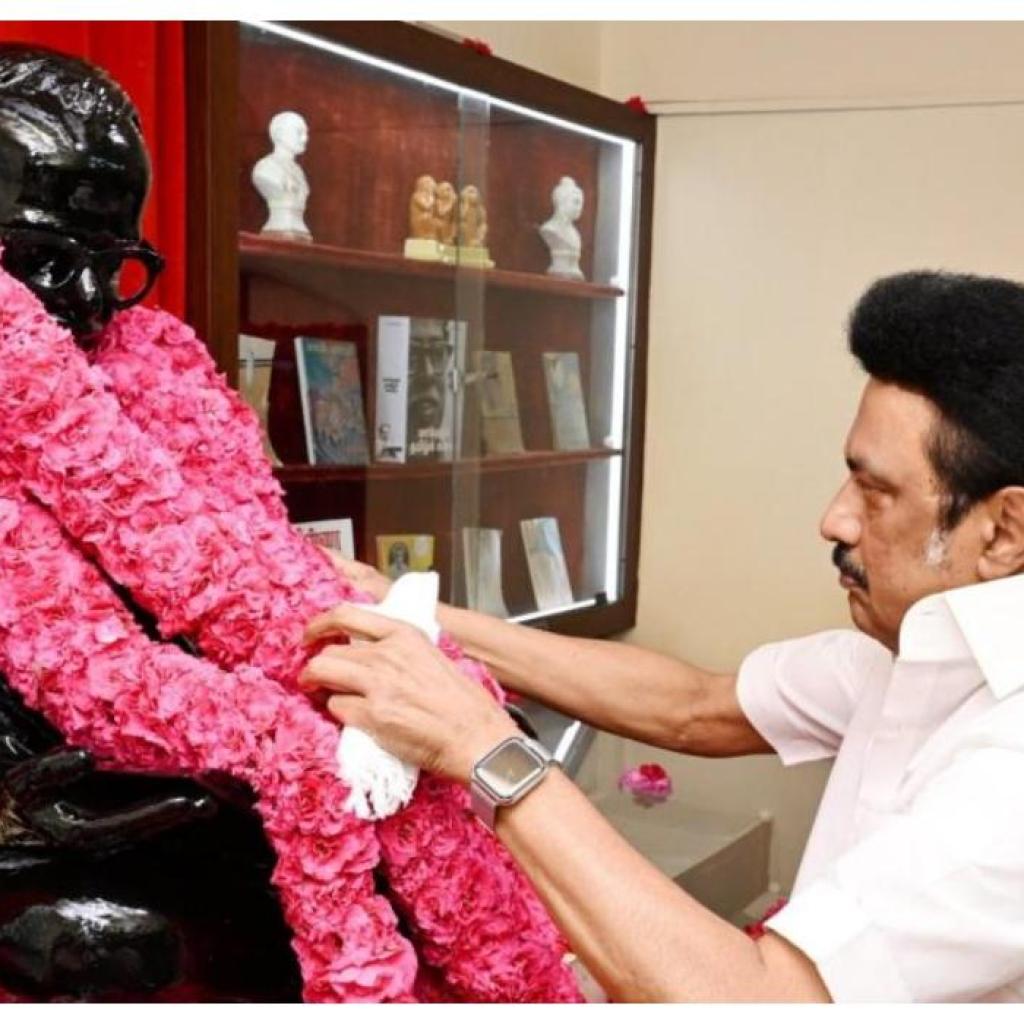 அண்ணா பிறந்தநாள்: திருவுருவச் சிலைக்கு மாலை அணிவிக்கிறார் முதல்வர் ஸ்டாலின்! அண்ணா பிறந்தநாள்: திருவுருவச் சிலைக்கு மாலை அணிவிக்கிறார் முதல்வர் ஸ்டாலின்!