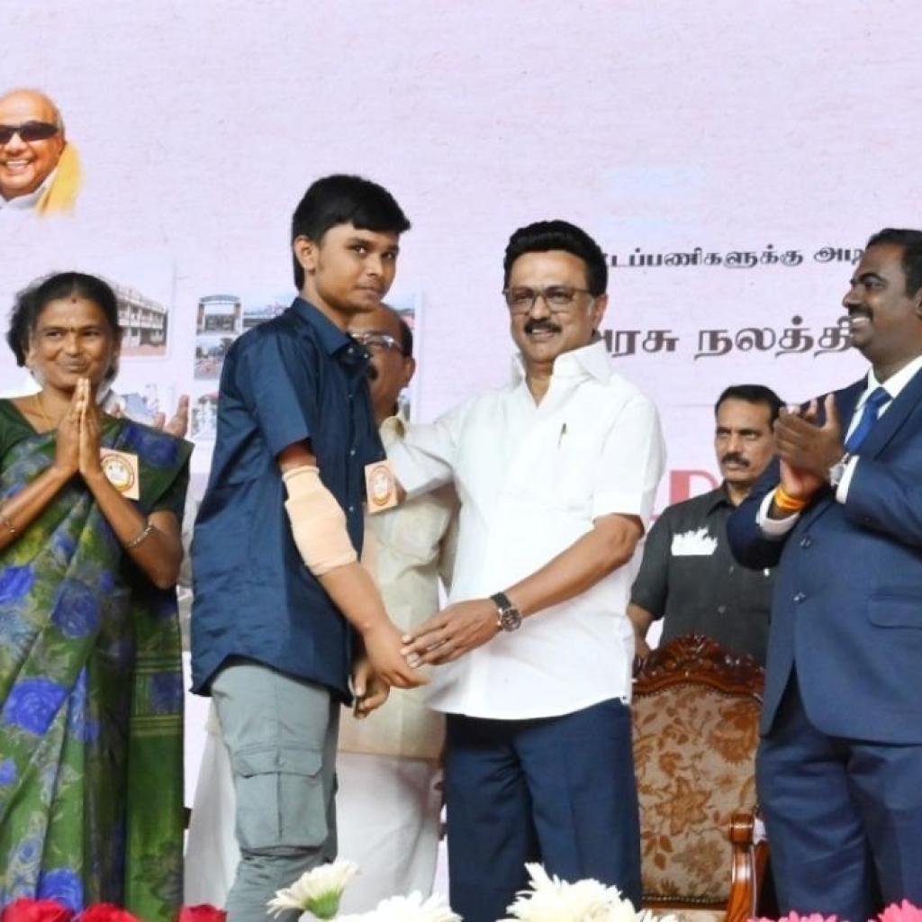 கிருஷ்ணகிரி மாவட்டத்தின் 11வது ஒன்றியமாக ‘அஞ்செட்டி’ உதயம்: முதல்வர் அறிவிப்பு கிருஷ்ணகிரி மாவட்டத்தின் 11வது ஒன்றியமாக ‘அஞ்செட்டி’ உதயம்: முதல்வர் அறிவிப்பு