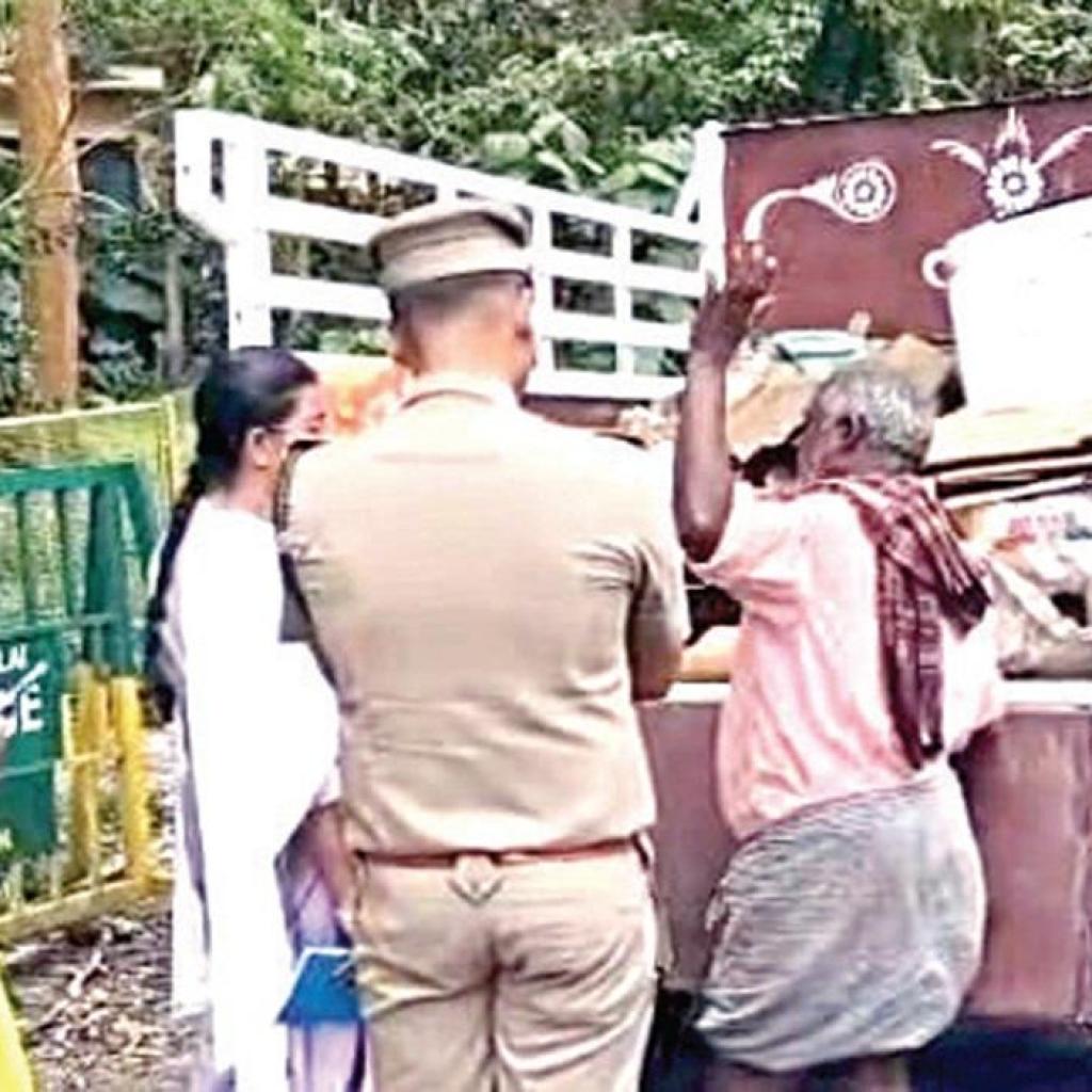 கம்பம்மெட்டு மலைச் சாலையில் கேரள கழிவுகள்: வாகனங்களை சோதனை செய்ய உத்தரவு கம்பம்மெட்டு மலைச் சாலையில் கேரள கழிவுகள்: வாகனங்களை சோதனை செய்ய உத்தரவு