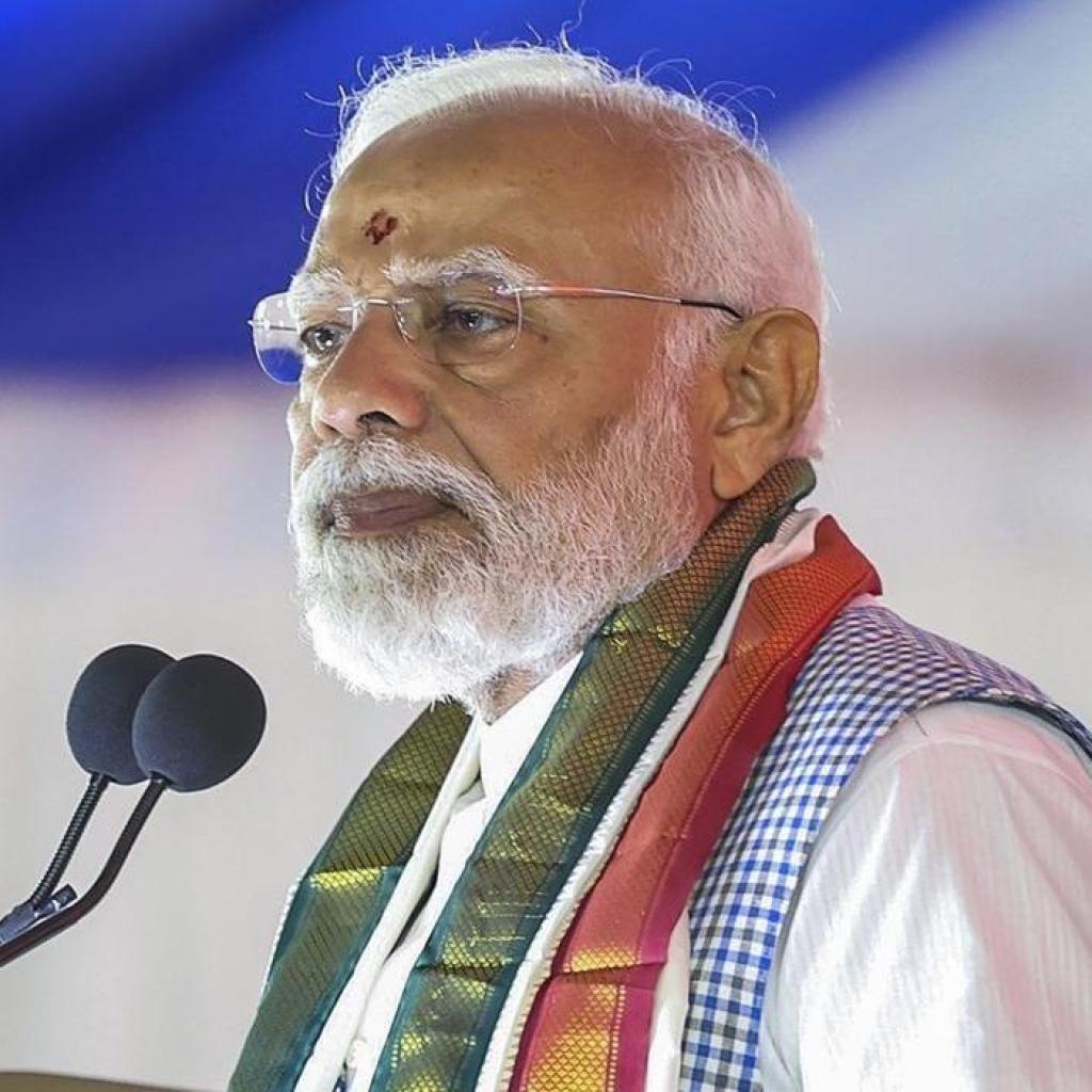 பிரதமர் நரேந்திர மோடியின் பிறந்த நாளில் காசி விஸ்வநாதர் கோயிலில் சிறப்பு பூஜை, வழிபாடு பிரதமர் நரேந்திர மோடியின் பிறந்த நாளில் காசி விஸ்வநாதர் கோயிலில் சிறப்பு பூஜை, வழிபாடு