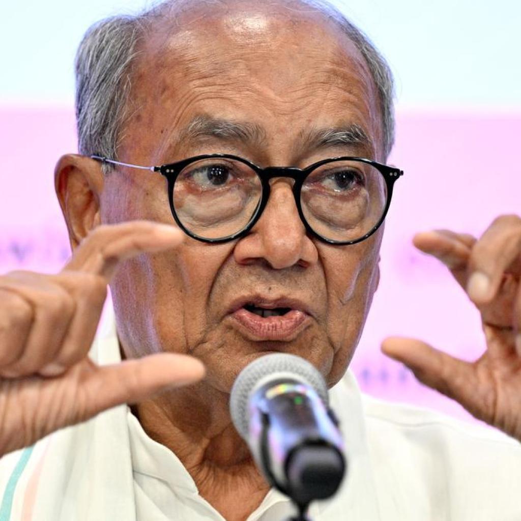 தேர்தல்களை ஹேக்கர்களிடம் ஒப்படைக்க முடியுமா? – வாக்குப்பதிவு இயந்திரங்கள் குறித்து திக்விஜய சிங் சந்தேகம் தேர்தல்களை ஹேக்கர்களிடம் ஒப்படைக்க முடியுமா? – வாக்குப்பதிவு இயந்திரங்கள் குறித்து திக்விஜய சிங் சந்தேகம்