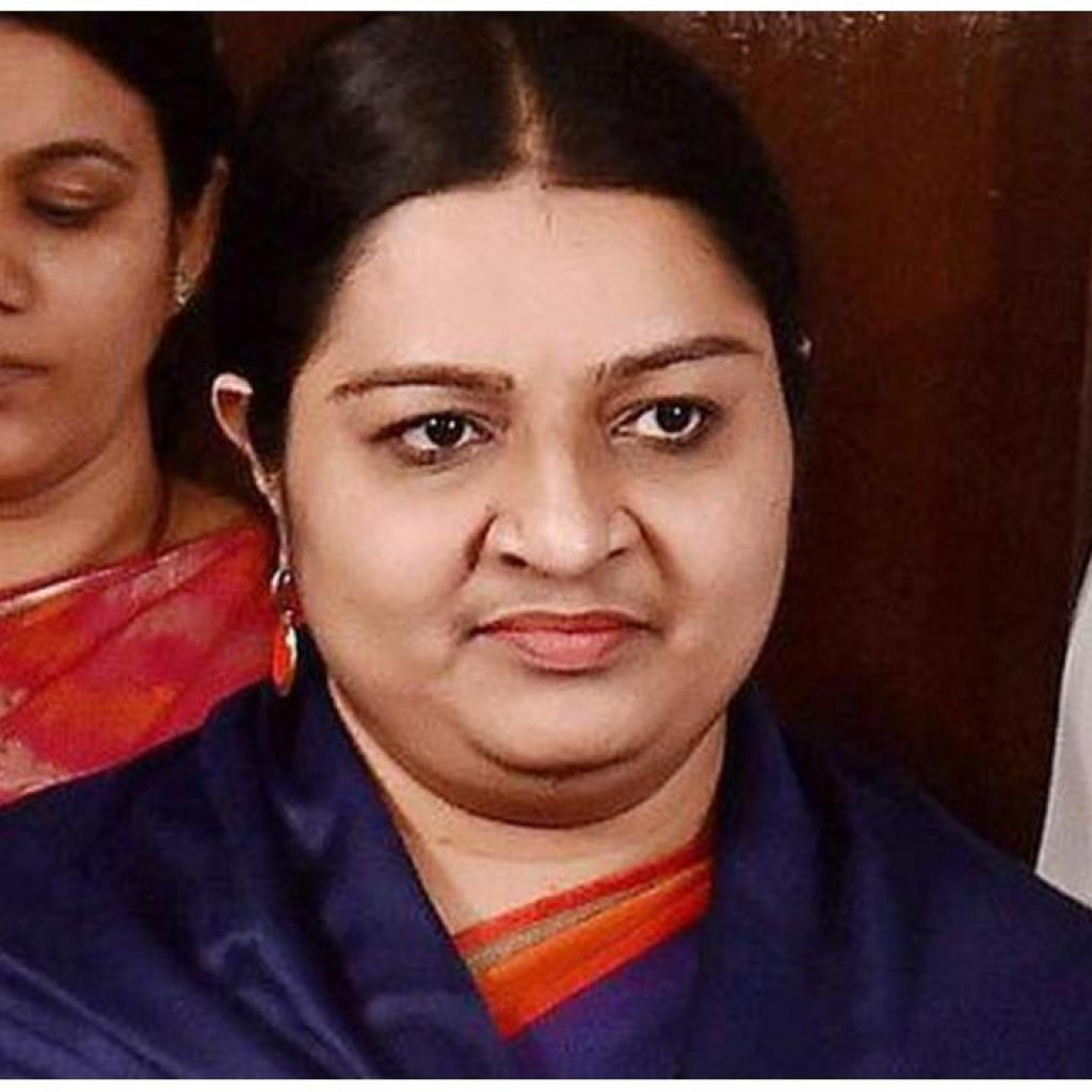 ஜெ.தீபா தாக்கல் செய்த வழக்கை தள்ளுபடி செய்து சென்னை உயர்நீதிமன்றம் உத்தரவு ஜெ.தீபா தாக்கல் செய்த வழக்கை தள்ளுபடி செய்து சென்னை உயர்நீதிமன்றம் உத்தரவு