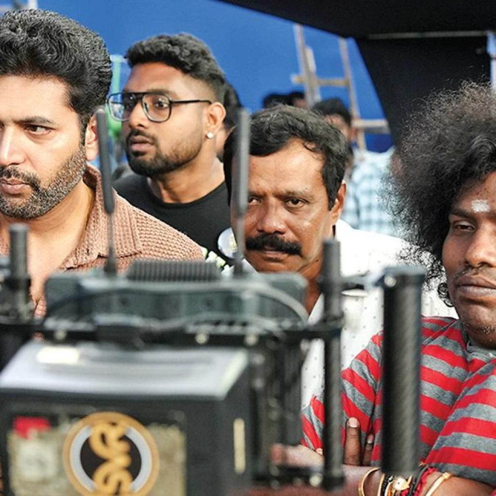 யோகி பாபுவிடம் வாக்குக் கொடுத்த ரவி மோகன்! யோகி பாபுவிடம் வாக்குக் கொடுத்த ரவி மோகன்!