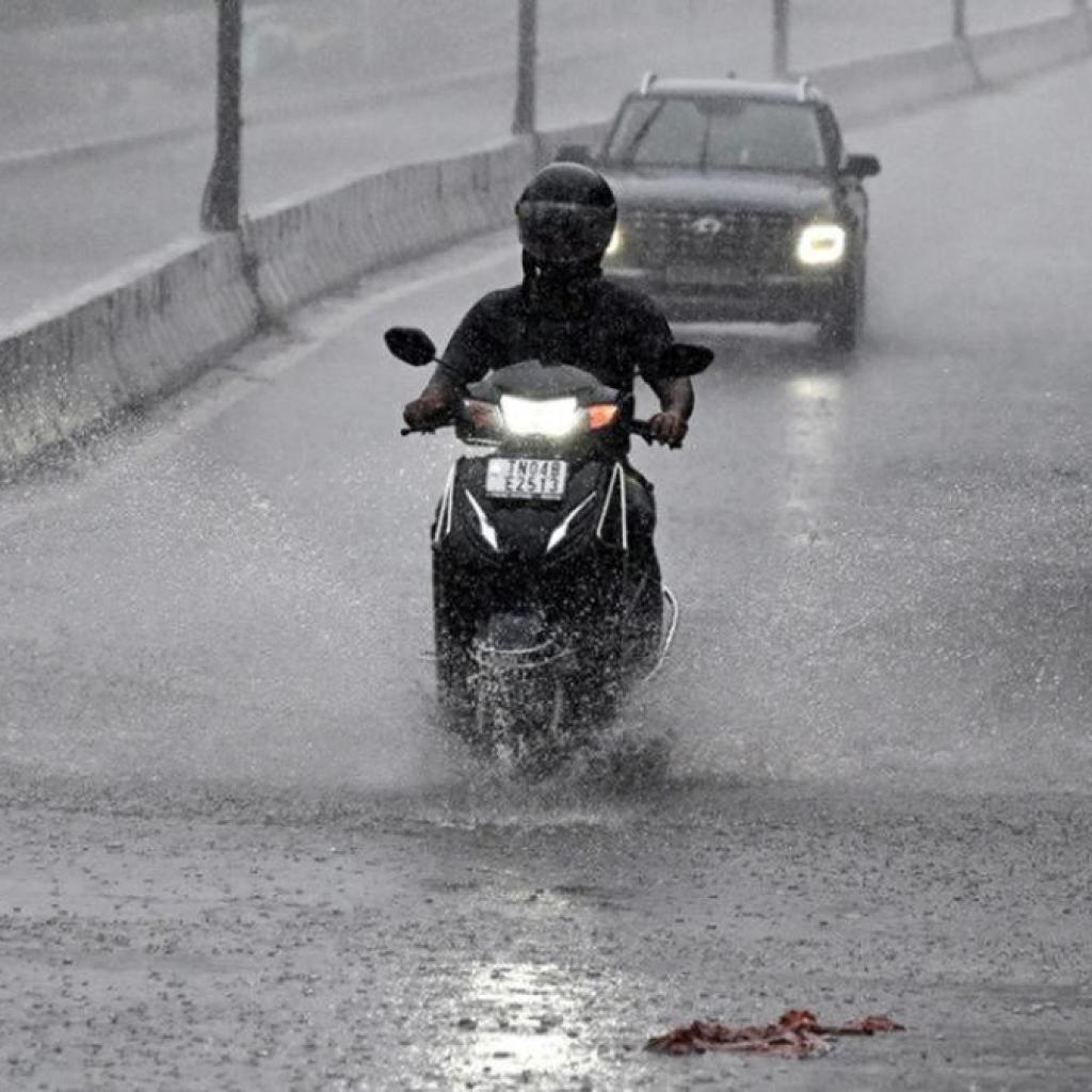 வானிலை முன்னறிவிப்பு: நீலகிரி, கோவை உள்பட 4 மாவட்டங்களில் நாளை கனமழைக்கு வாய்ப்பு வானிலை முன்னறிவிப்பு: நீலகிரி, கோவை உள்பட 4 மாவட்டங்களில் நாளை கனமழைக்கு வாய்ப்பு