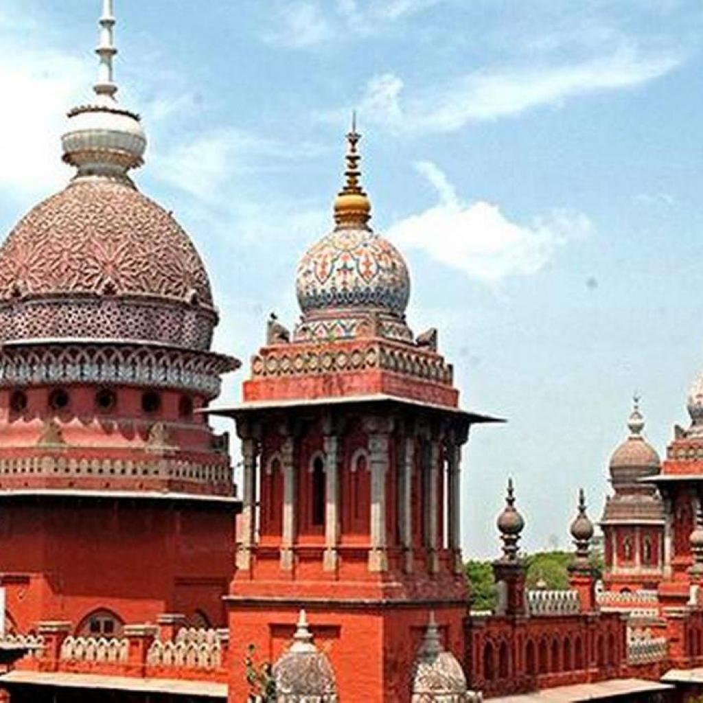 மருதமலையில் 184 அடி உயரத்தில் முருகன் சிலை அமைக்கும் விவகாரம்: அரசு பதிலளிக்க ஐகோர்ட் உத்தரவு மருதமலையில் 184 அடி உயரத்தில் முருகன் சிலை அமைக்கும் விவகாரம்: அரசு பதிலளிக்க ஐகோர்ட் உத்தரவு