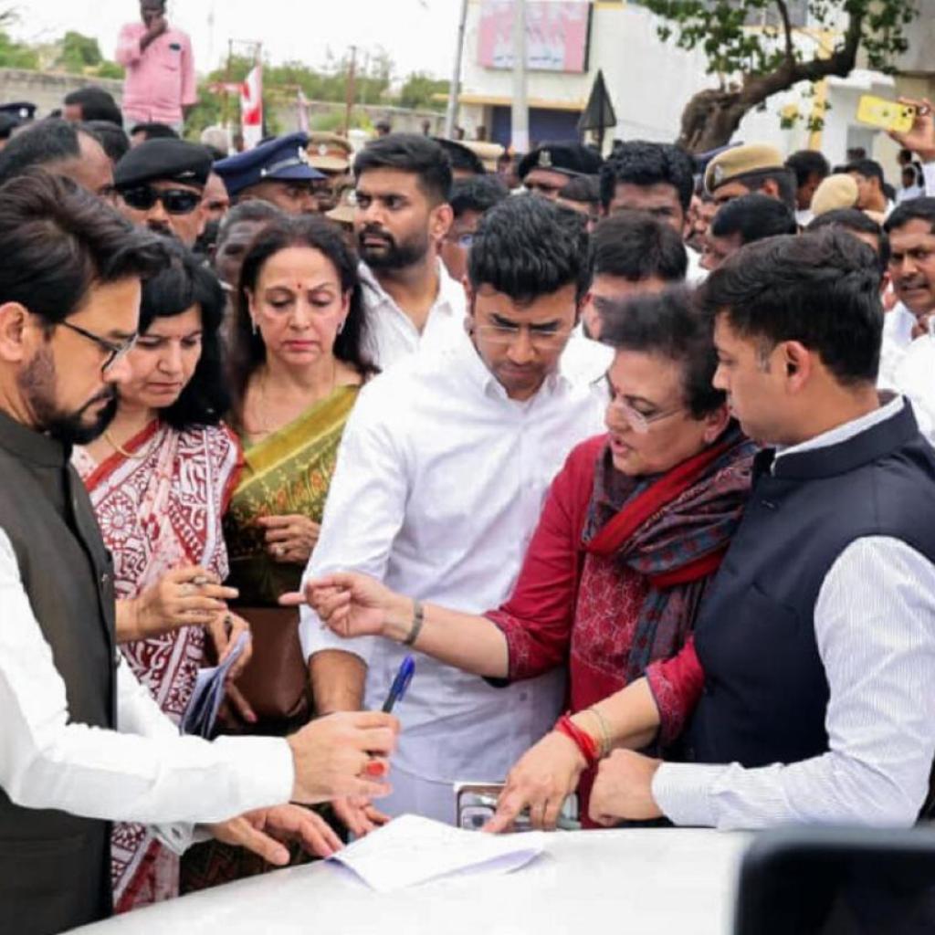 ‘கரூர் சம்பவத்துக்கு முழு பொறுப்பேற்பீர்’ – முதல்வர் ஸ்டாலினுக்கு பாஜக எம்.பி.க்கள் குழு கடிதம் மூலம் சொல்வது என்ன? ‘கரூர் சம்பவத்துக்கு முழு பொறுப்பேற்பீர்’ – முதல்வர் ஸ்டாலினுக்கு பாஜக எம்.பி.க்கள் குழு கடிதம் மூலம் சொல்வது என்ன?