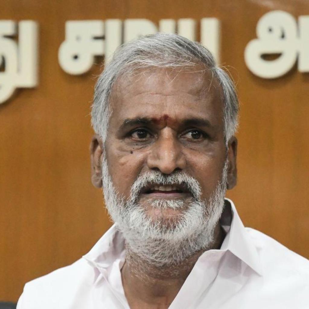 வெளிநாடுகளுக்கு கடத்தப்பட்ட மேலும் 28 சுவாமி சிலைகள் அடையாளம் காணப்பட்டுள்ளன: அமைச்சர் சேகர்பாபு தகவல் வெளிநாடுகளுக்கு கடத்தப்பட்ட மேலும் 28 சுவாமி சிலைகள் அடையாளம் காணப்பட்டுள்ளன: அமைச்சர் சேகர்பாபு தகவல்