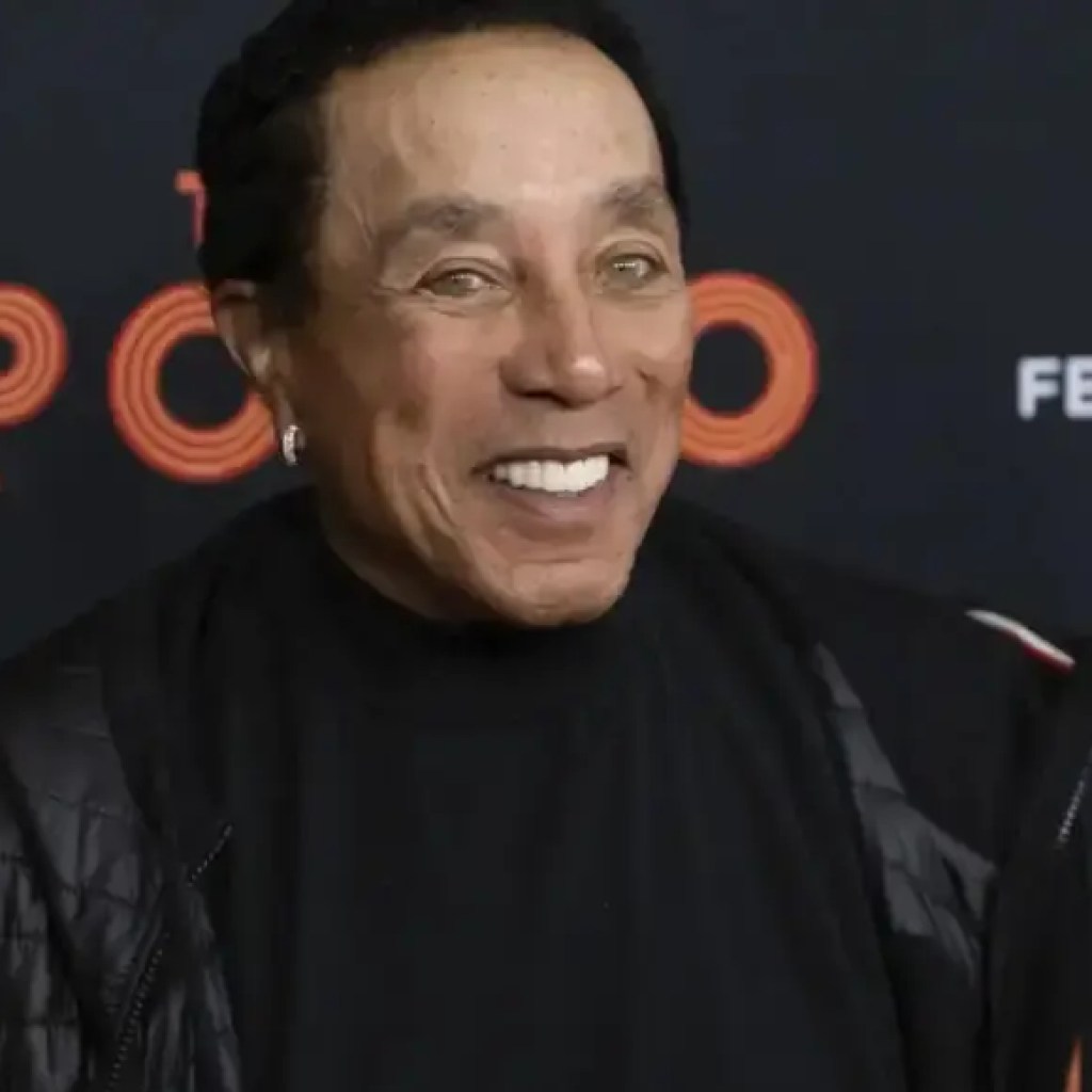 ஸ்மோக்கி ராபின்சன் – டைம்ஸ் ஆஃப் இந்தியாவுக்கு எதிரான கற்பழிப்பு மற்றும் பாலியல் வன்கொடுமை குற்றச்சாட்டுகளில் குற்றவியல் விசாரணை திறக்கப்பட்டது ஸ்மோக்கி ராபின்சன் – டைம்ஸ் ஆஃப் இந்தியாவுக்கு எதிரான கற்பழிப்பு மற்றும் பாலியல் வன்கொடுமை குற்றச்சாட்டுகளில் குற்றவியல் விசாரணை திறக்கப்பட்டது