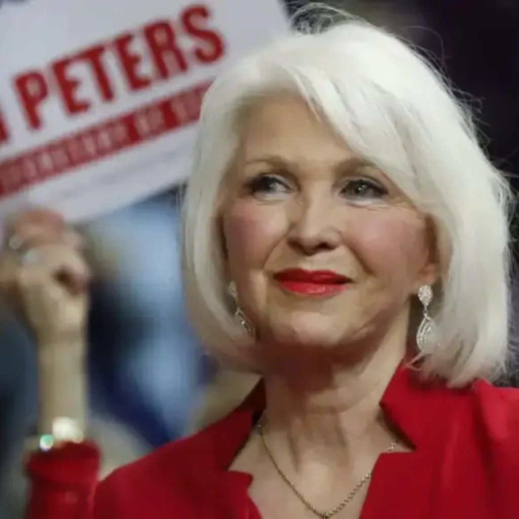 டினா பீட்டர்ஸ் யார்? தேர்தல் சர்ச்சைக்கு மத்தியில் கோல்ட் ஸ்டார் தாய் சிறைக்கு தண்டனை விதிக்கப்பட்டார் | உலக செய்திகள் – டைம்ஸ் ஆஃப் இந்தியா டினா பீட்டர்ஸ் யார்? தேர்தல் சர்ச்சைக்கு மத்தியில் கோல்ட் ஸ்டார் தாய் சிறைக்கு தண்டனை விதிக்கப்பட்டார் | உலக செய்திகள் – டைம்ஸ் ஆஃப் இந்தியா