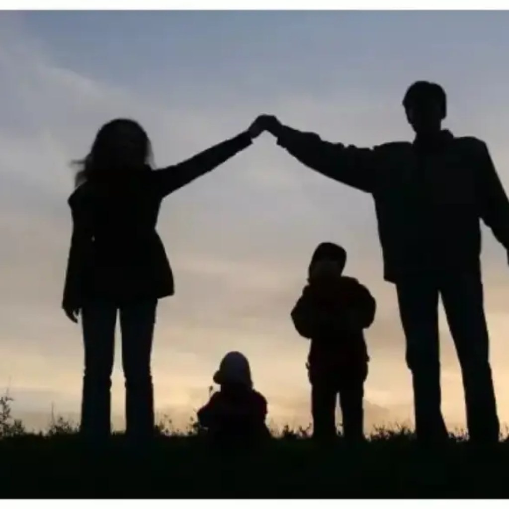 அட்டவணையைத் திருப்புதல்: குழந்தைகள் பெற்றோருக்கு கற்பிக்கக்கூடிய 5 விஷயங்கள் | – டைம்ஸ் ஆஃப் இந்தியா அட்டவணையைத் திருப்புதல்: குழந்தைகள் பெற்றோருக்கு கற்பிக்கக்கூடிய 5 விஷயங்கள் | – டைம்ஸ் ஆஃப் இந்தியா