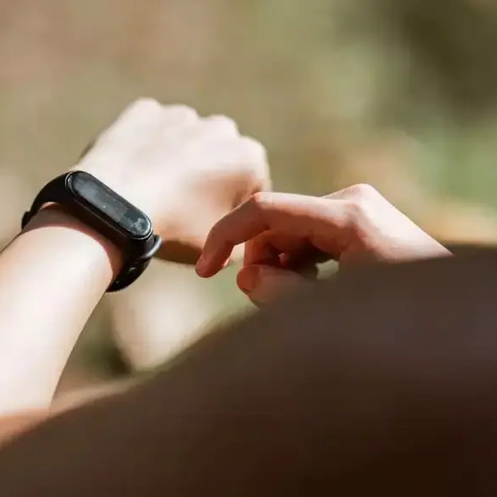 உடற்பயிற்சி கண்காணிப்பாளர்கள் இதய ஆரோக்கியத்தை மேம்படுத்தலாம், ஆனால் இங்கே யாரும் பேசாத 3 ஆபத்துகள் | – டைம்ஸ் ஆஃப் இந்தியா உடற்பயிற்சி கண்காணிப்பாளர்கள் இதய ஆரோக்கியத்தை மேம்படுத்தலாம், ஆனால் இங்கே யாரும் பேசாத 3 ஆபத்துகள் | – டைம்ஸ் ஆஃப் இந்தியா