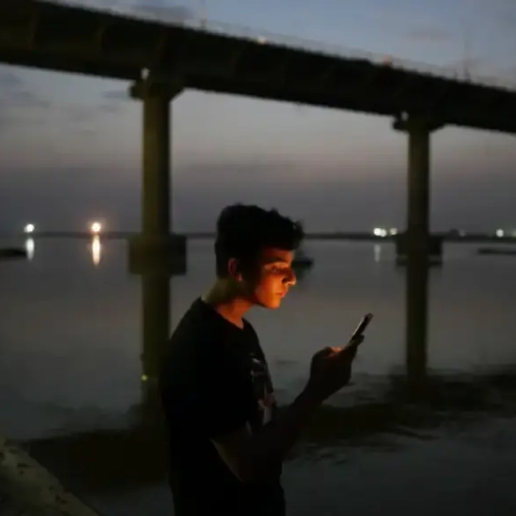 உங்கள் ஸ்மார்ட்போன் போதைப்பொருளை விட்டு வெளியேறுவது எப்படி, அறிவியலால் வழிநடத்தப்படுகிறது – தி டைம்ஸ் ஆஃப் இந்தியா உங்கள் ஸ்மார்ட்போன் போதைப்பொருளை விட்டு வெளியேறுவது எப்படி, அறிவியலால் வழிநடத்தப்படுகிறது – தி டைம்ஸ் ஆஃப் இந்தியா