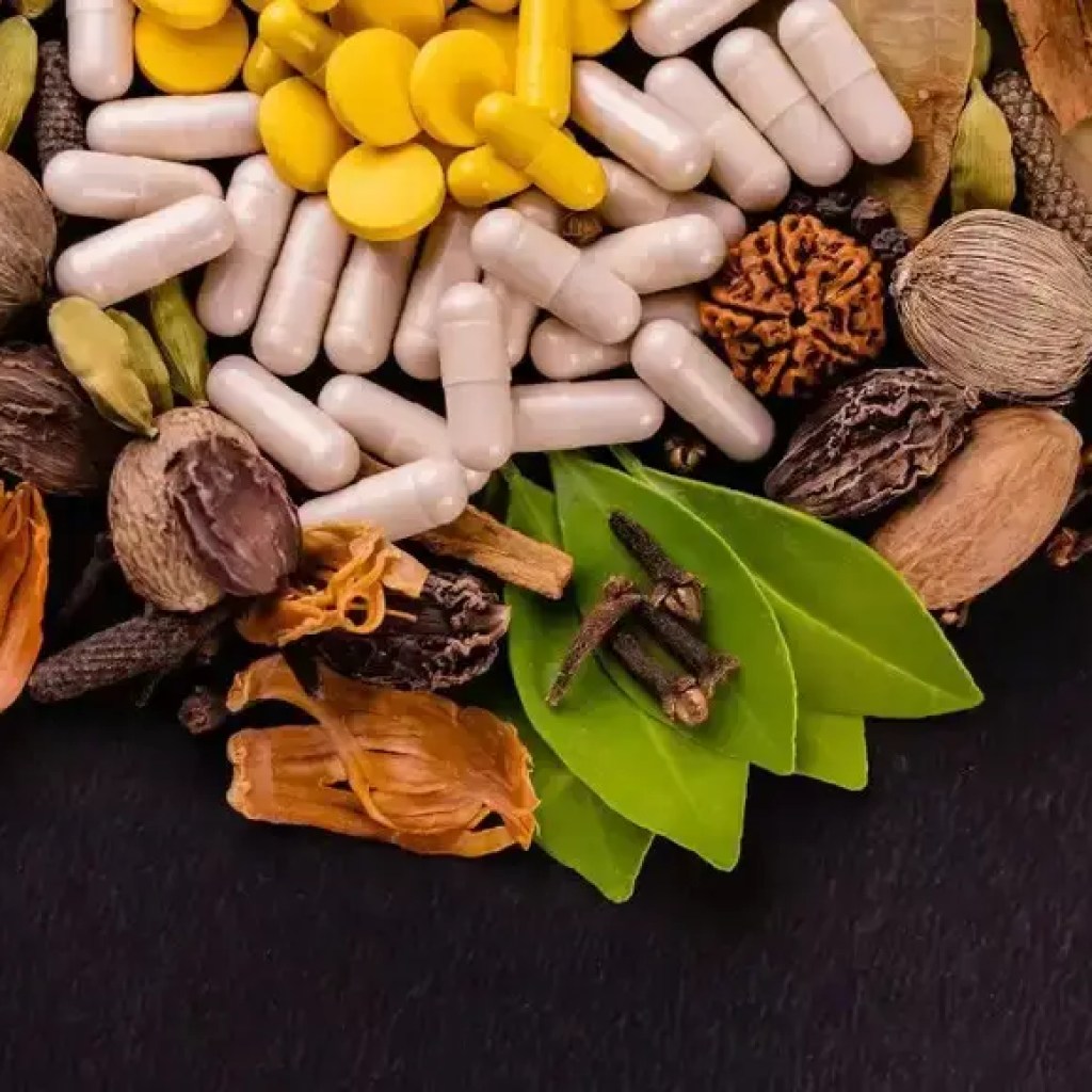 ஆயுர்வேத மற்றும் அலோபதி மருந்துகளை ஒன்றாக எடுத்துக்கொள்வது சரியா? அபாயங்கள், நன்மைகள் மற்றும் பாதுகாப்பான பயன்பாடு பற்றி நீங்கள் தெரிந்து கொள்ள வேண்டியது இங்கே – டைம்ஸ் ஆஃப் இந்தியா ஆயுர்வேத மற்றும் அலோபதி மருந்துகளை ஒன்றாக எடுத்துக்கொள்வது சரியா? அபாயங்கள், நன்மைகள் மற்றும் பாதுகாப்பான பயன்பாடு பற்றி நீங்கள் தெரிந்து கொள்ள வேண்டியது இங்கே – டைம்ஸ் ஆஃப் இந்தியா