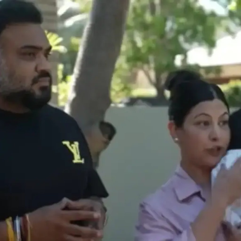 ‘அவர்களுக்கு எந்த பயமும் இல்லை’: பிரிஸ்பேனில் உள்ள இந்திய வம்சாவளி தம்பதியினர் கத்தியை ஏந்திய கொள்ளையர்கள் வீட்டிலிருந்து 4 மெர்சிடிஸ், 1 போர்ஷை திருடியதாகக் கூறுகிறார்கள் – டைம்ஸ் ஆஃப் இந்தியா ‘அவர்களுக்கு எந்த பயமும் இல்லை’: பிரிஸ்பேனில் உள்ள இந்திய வம்சாவளி தம்பதியினர் கத்தியை ஏந்திய கொள்ளையர்கள் வீட்டிலிருந்து 4 மெர்சிடிஸ், 1 போர்ஷை திருடியதாகக் கூறுகிறார்கள் – டைம்ஸ் ஆஃப் இந்தியா