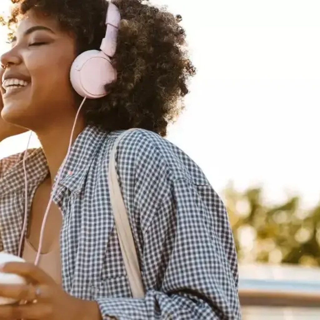 நடைபயிற்சி போது இசை கேட்பது எப்படி உங்கள் மனநிலை மற்றும் மன தெளிவை அதிகரிக்கிறது | – டைம்ஸ் ஆஃப் இந்தியா நடைபயிற்சி போது இசை கேட்பது எப்படி உங்கள் மனநிலை மற்றும் மன தெளிவை அதிகரிக்கிறது | – டைம்ஸ் ஆஃப் இந்தியா