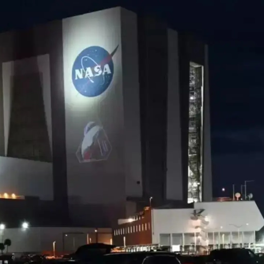 பிப்ரவரி 2026 க்கான ஆர்ட்டெமிஸ் II வெளியீட்டு சாளரத்தை நாசா உறுதிப்படுத்துகிறது, விண்வெளி வீரர்கள் 50 ஆண்டுகளுக்கும் மேலாக முதன்முதலில் சந்திரன் பறக்கத் தயாராகிறார்கள் | – டைம்ஸ் ஆஃப் இந்தியா பிப்ரவரி 2026 க்கான ஆர்ட்டெமிஸ் II வெளியீட்டு சாளரத்தை நாசா உறுதிப்படுத்துகிறது, விண்வெளி வீரர்கள் 50 ஆண்டுகளுக்கும் மேலாக முதன்முதலில் சந்திரன் பறக்கத் தயாராகிறார்கள் | – டைம்ஸ் ஆஃப் இந்தியா