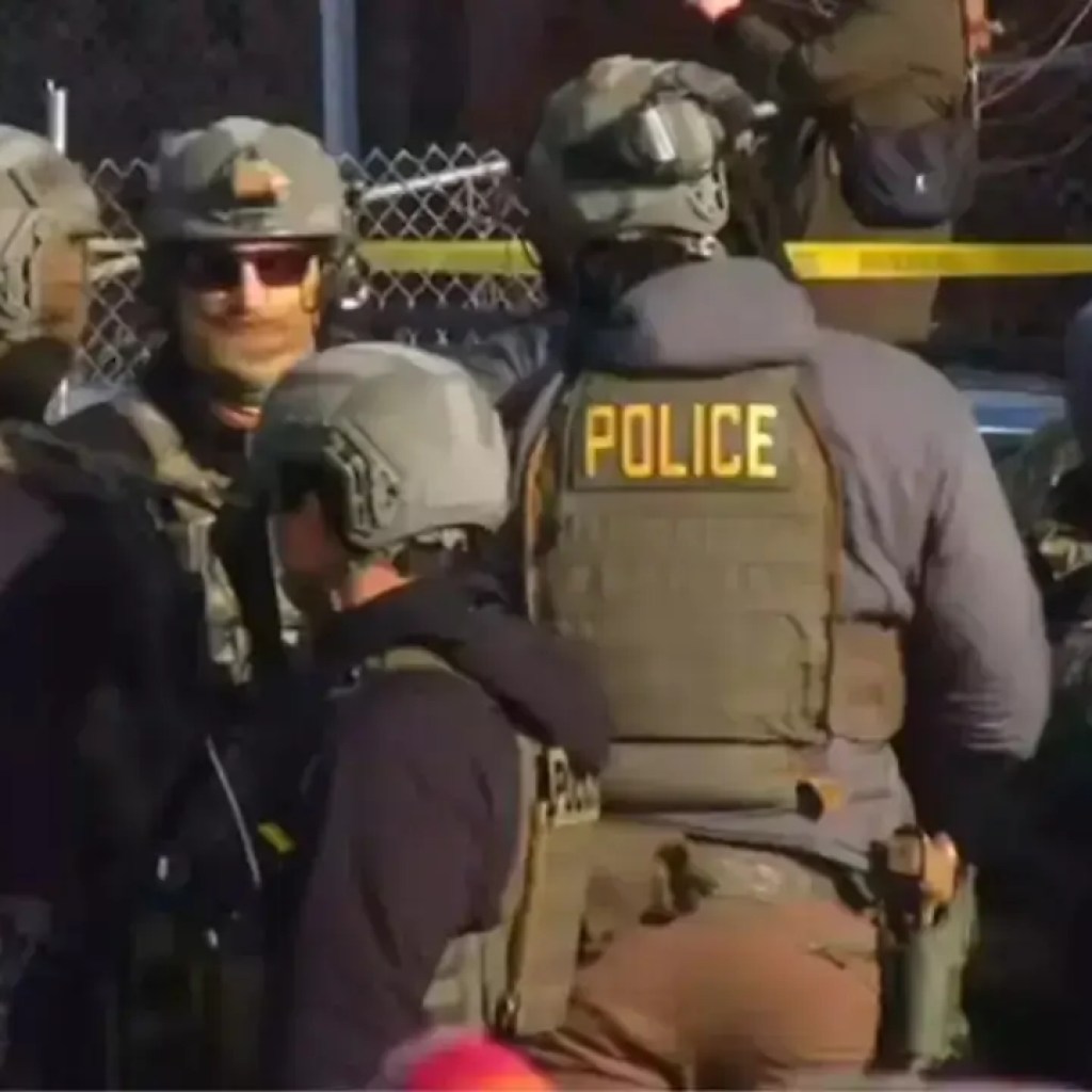 ICE-க்கு எதிரான மூன்று செல்வாக்கு செலுத்துபவர்கள் குடியேற்ற முகவரைப் பின்தொடர்ந்து, Instagram இல் லைவ்ஸ்ட்ரீமிங் செய்ததில் குற்றவாளிகள் – தி டைம்ஸ் ஆஃப் இந்தியா ICE-க்கு எதிரான மூன்று செல்வாக்கு செலுத்துபவர்கள் குடியேற்ற முகவரைப் பின்தொடர்ந்து, Instagram இல் லைவ்ஸ்ட்ரீமிங் செய்ததில் குற்றவாளிகள் – தி டைம்ஸ் ஆஃப் இந்தியா