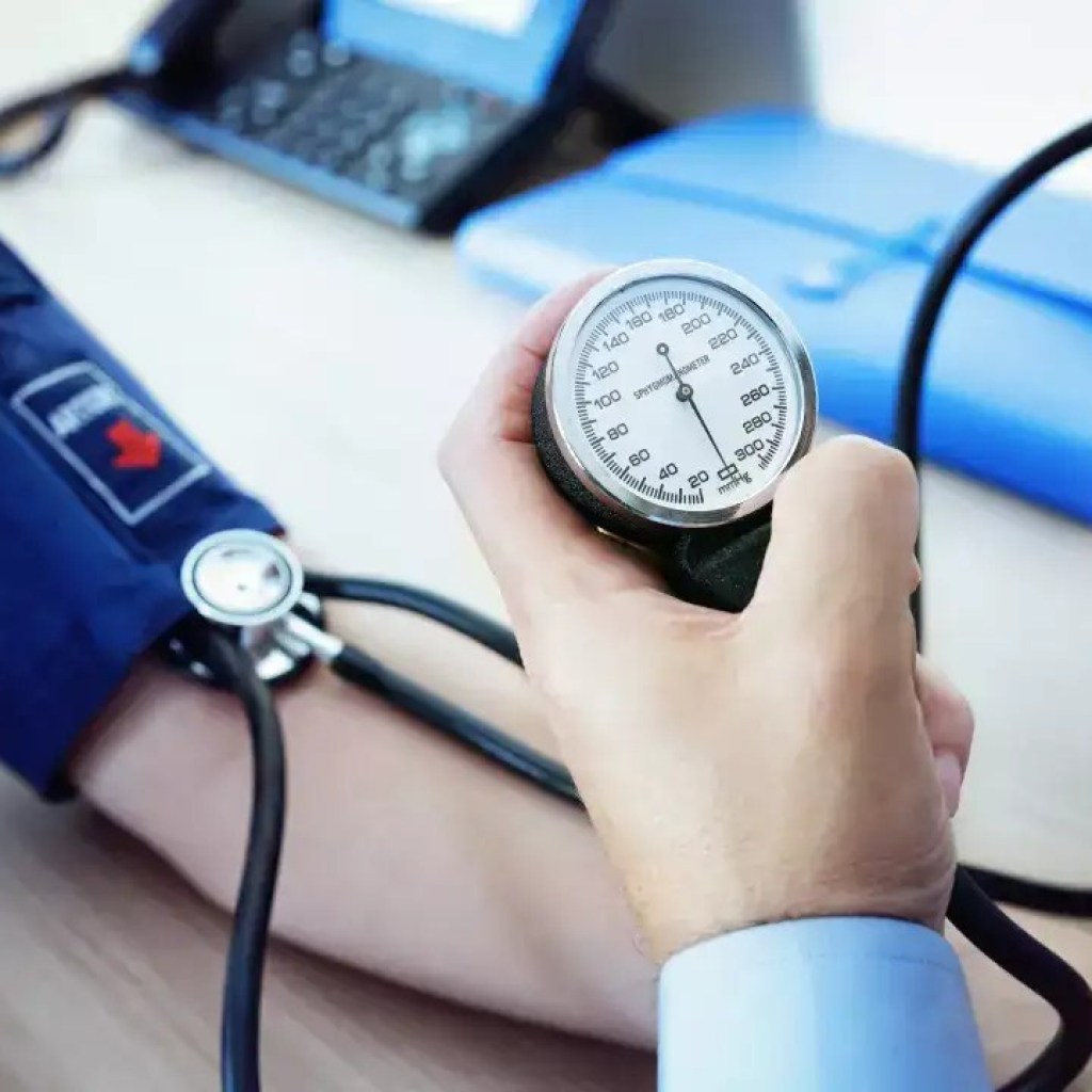 குறைந்த இரத்த அழுத்தம்: மேல் இருதய அறுவை சிகிச்சை நிபுணர் இயற்கையாகவே இரத்த அழுத்தத்தைக் குறைக்க 3 பயனுள்ள உதவிக்குறிப்புகளைப் பகிர்ந்து கொள்கிறார் குறைந்த இரத்த அழுத்தம்: மேல் இருதய அறுவை சிகிச்சை நிபுணர் இயற்கையாகவே இரத்த அழுத்தத்தைக் குறைக்க 3 பயனுள்ள உதவிக்குறிப்புகளைப் பகிர்ந்து கொள்கிறார்