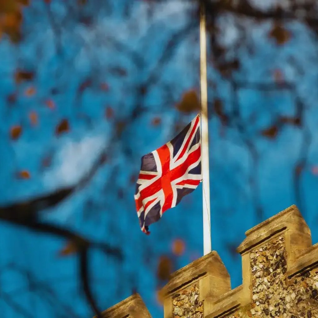 யுகே விசா நன்மைகள்: கூடுதல் விசாக்கள் மற்றும் காகித வேலைகள் இல்லாத இந்த 8 நாடுகளுக்கு பயணம் செய்யுங்கள் யுகே விசா நன்மைகள்: கூடுதல் விசாக்கள் மற்றும் காகித வேலைகள் இல்லாத இந்த 8 நாடுகளுக்கு பயணம் செய்யுங்கள்