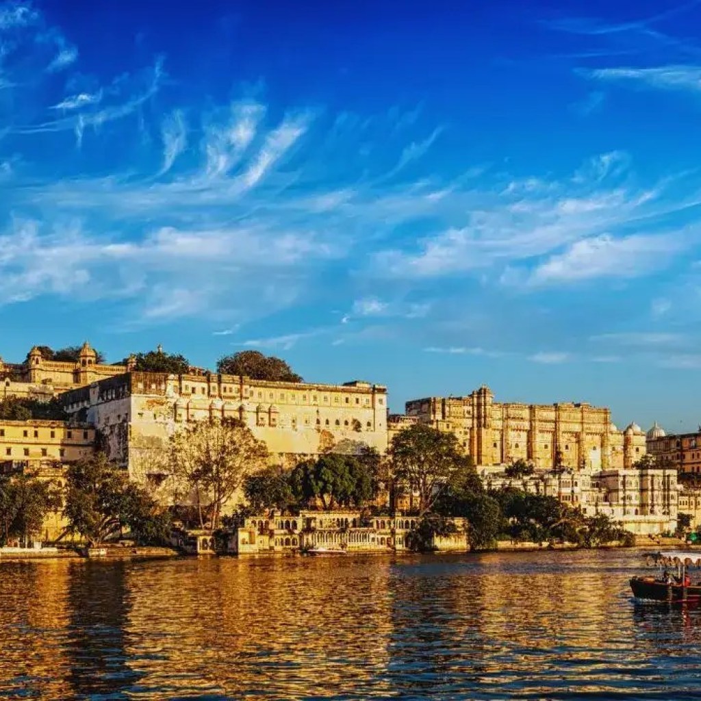 படத்திலிருந்து அந்த இடத்தை யூகிக்கவும்: இந்த இந்திய நகரம் அதன் ஏரிகள் மற்றும் அரண்மனைகளுக்கு பெயர் பெற்றது படத்திலிருந்து அந்த இடத்தை யூகிக்கவும்: இந்த இந்திய நகரம் அதன் ஏரிகள் மற்றும் அரண்மனைகளுக்கு பெயர் பெற்றது