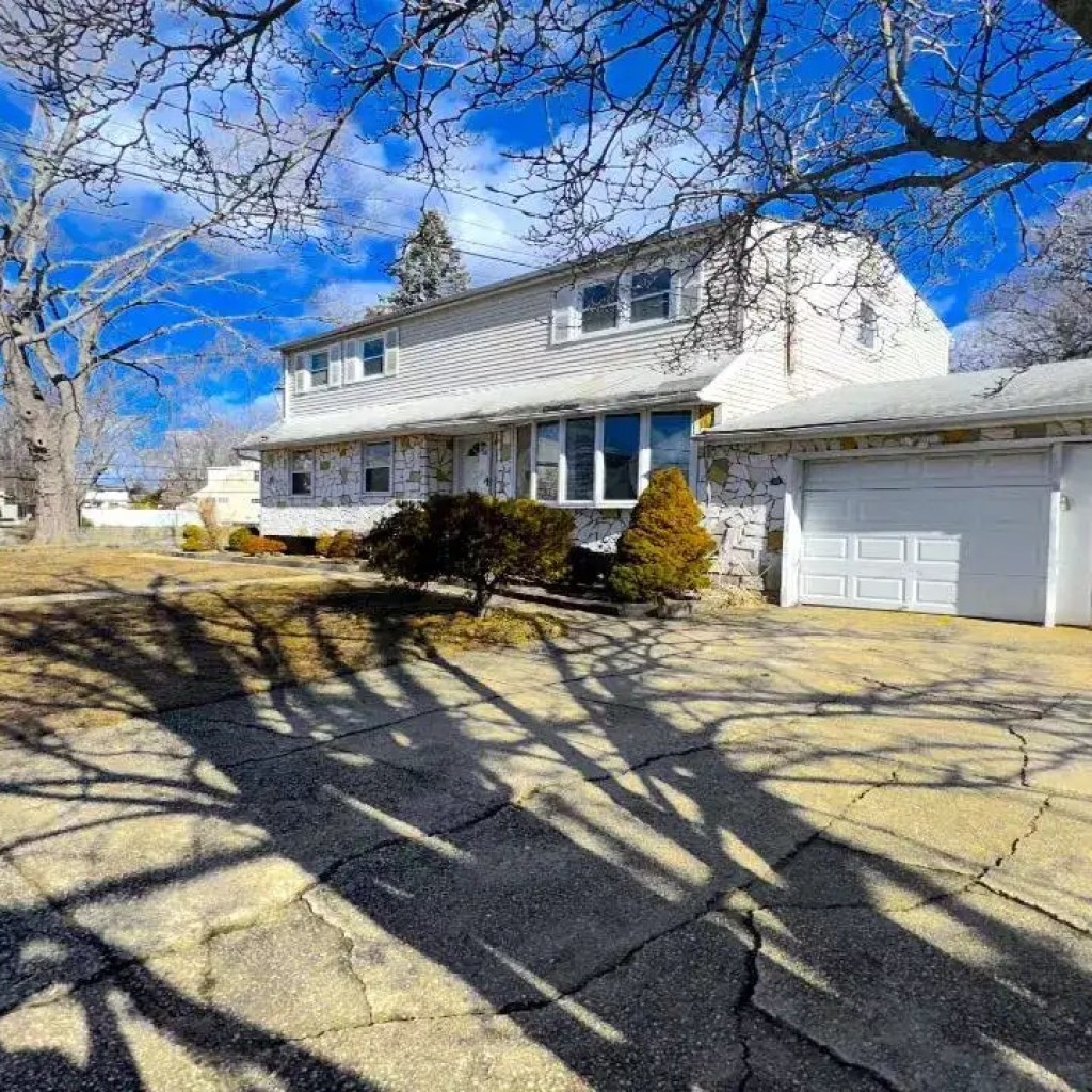 அமிட்டிவில்லிலிருந்து தி கன்ஜூரிங் வரை: அமெரிக்காவில் 5 உண்மையான பேய் வீடுகள் பெரிய திரையில் பிரபலமானவை அமிட்டிவில்லிலிருந்து தி கன்ஜூரிங் வரை: அமெரிக்காவில் 5 உண்மையான பேய் வீடுகள் பெரிய திரையில் பிரபலமானவை