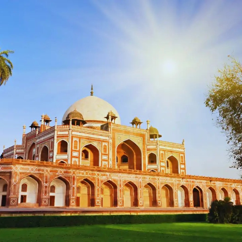 காலமற்ற கதைகளைச் சொல்லும் வட இந்தியாவில் 7 சுவாரஸ்யமான நினைவுச்சின்னங்கள் காலமற்ற கதைகளைச் சொல்லும் வட இந்தியாவில் 7 சுவாரஸ்யமான நினைவுச்சின்னங்கள்