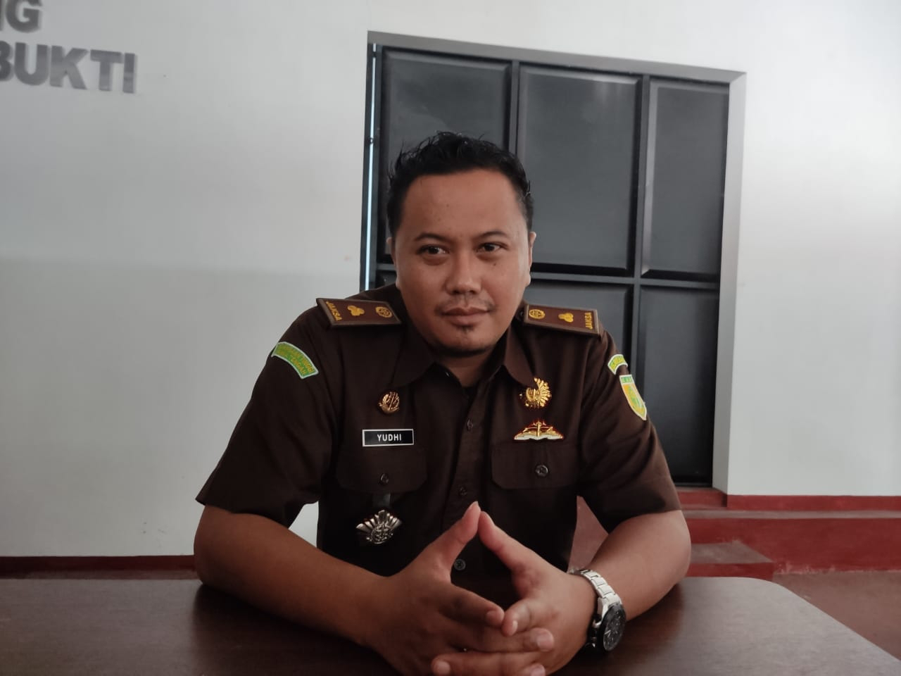 Diduga Lakukan Pungli PTSL, Oknum Aparat Desa Bades Dilaporkan Diduga Lakukan Pungli PTSL, Oknum Aparat Desa Bades Dilaporkan