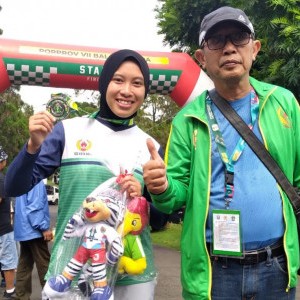 Dibalik Cidera Tangan Kanan, Atlet Downhill Putri Kota Batu Masih Mampu Kantongi Medali Perak Dibalik Cidera Tangan Kanan, Atlet Downhill Putri Kota Batu Masih Mampu Kantongi Medali Perak