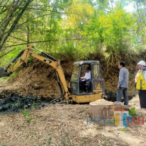 DPUPRPKP Optimalkan Normalisasi Drainase dengan Alat Berat, 7 Titik Telah Dinormalisasi DPUPRPKP Optimalkan Normalisasi Drainase dengan Alat Berat, 7 Titik Telah Dinormalisasi