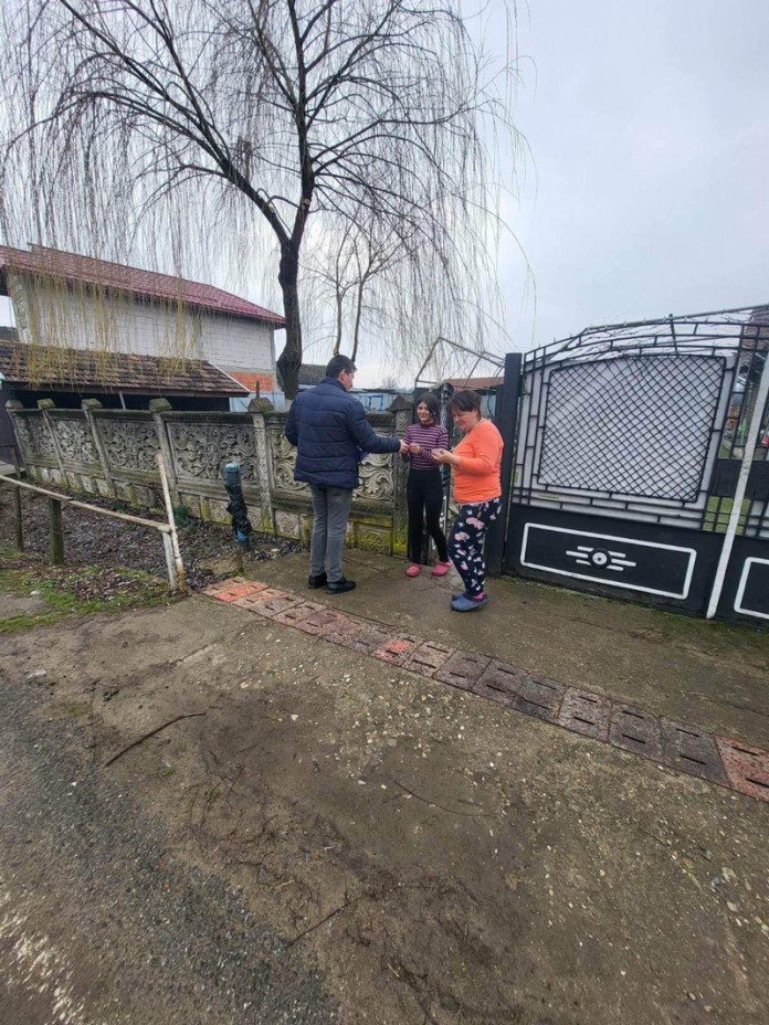 Ecologiștii PER Drăguțești au împărțit primii mărțișoare Ecologiștii PER Drăguțești au împărțit primii mărțișoare