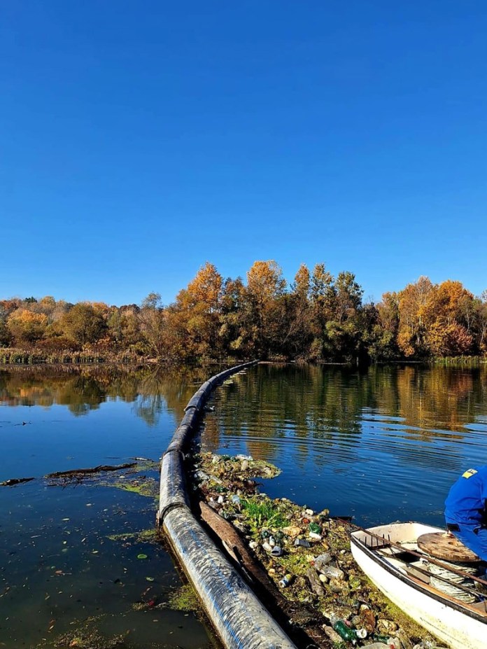 Jiul, curățat și decolmatat lângă termocentrala Rovinari. 100 de tone de resturi, îndepărtate Jiul, curățat și decolmatat lângă termocentrala Rovinari. 100 de tone de resturi, îndepărtate