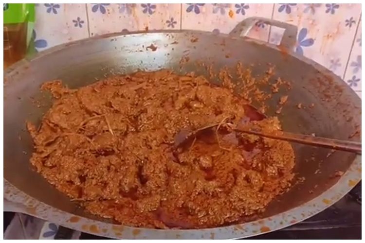 Daripada nambah kentang, ini trik ampuh mengatasi rendang asin hanya dengan cara 1 bahan makanan Daripada nambah kentang, ini trik ampuh mengatasi rendang asin hanya dengan cara 1 bahan makanan