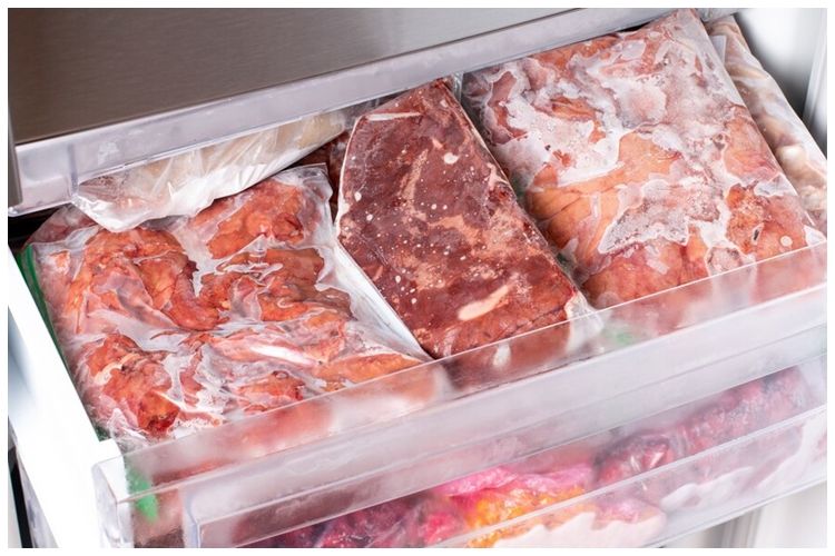 Hanya 5 Menit, Begini Trik Mencairkan Daging Beku dari Freezer Agar Lebih Cepat dan Higienis Hanya 5 Menit, Begini Trik Mencairkan Daging Beku dari Freezer Agar Lebih Cepat dan Higienis