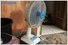 Trik Sulap Kipas Angin Agar Ruangan Sejuk Seperti AC, Mudah Tanpa Bikin Lantai Basah Trik Sulap Kipas Angin Agar Ruangan Sejuk Seperti AC, Mudah Tanpa Bikin Lantai Basah