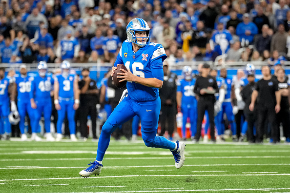 NFL Week 17 Odds, QB Injuries & Playoff Possibilities NFL Week 17 Odds, QB Injuries & Playoff Possibilities