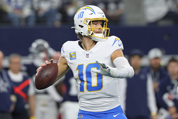 NFL Week 17 Saturday Picks: Texans vs. Chargers, Ravens vs. Packers NFL Week 17 Saturday Picks: Texans vs. Chargers, Ravens vs. Packers