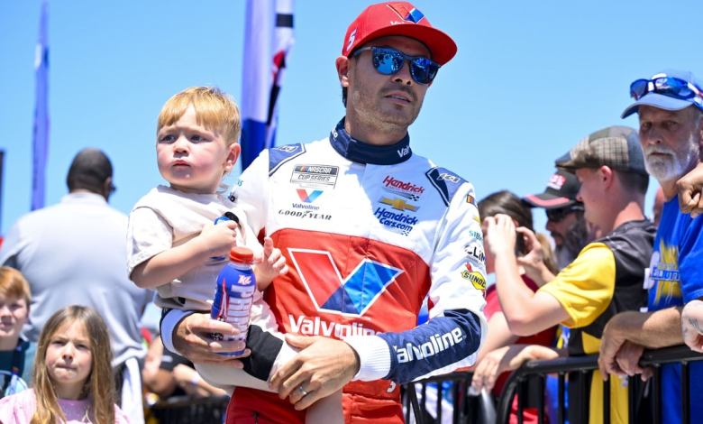 Kyle Larsen keeps Chris Busher on top again, this time to the NASCAR Cup pole in Canasus Kyle Larsen keeps Chris Busher on top again, this time to the NASCAR Cup pole in Canasus