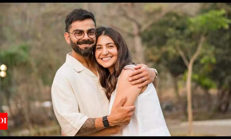 Virat Kohli and Anushka Sharma saw the retirement at Mumbai Airport – Watch | Cricket news Virat Kohli and Anushka Sharma saw the retirement at Mumbai Airport – Watch | Cricket news