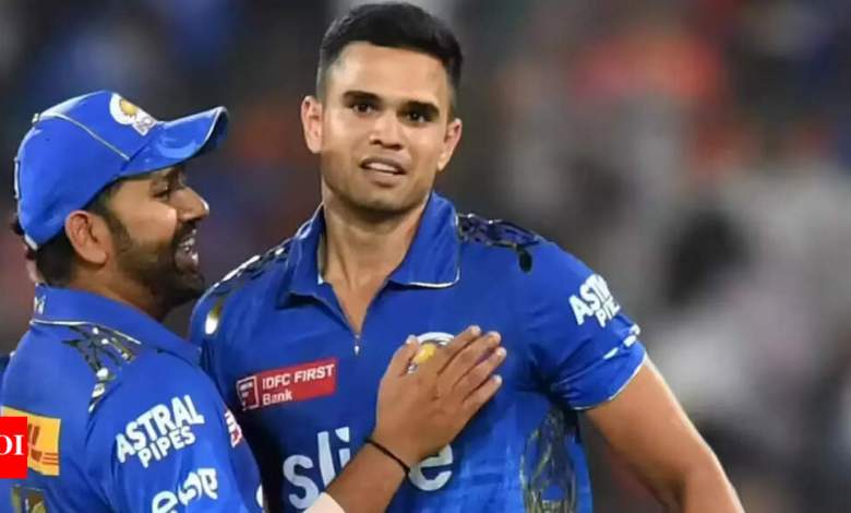 Rohit Sharma left Arjun Tendulkar after Mumbai Indians exiting the IPL – Watch | Cricket news Rohit Sharma left Arjun Tendulkar after Mumbai Indians exiting the IPL – Watch | Cricket news