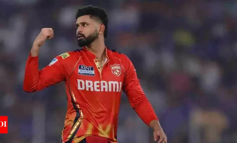 ‘Itha abuses khat hain …’: Cricket news goes viral with Rohit Sharma’s old video of Shreyas Iyer ‘Itha abuses khat hain …’: Cricket news goes viral with Rohit Sharma’s old video of Shreyas Iyer