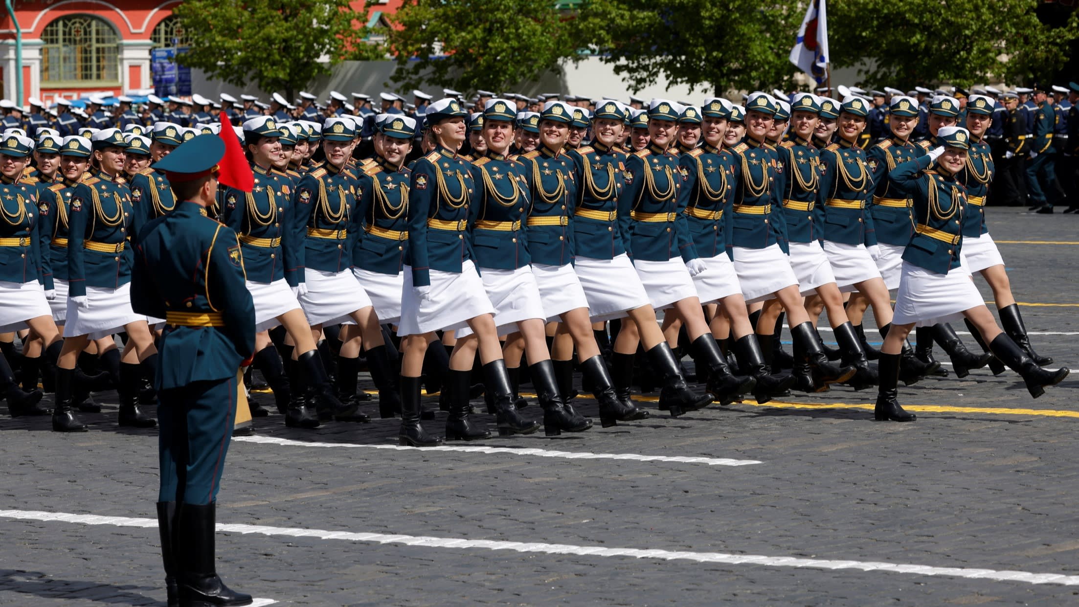 Putin’s war economy is cooling, but Russians still feel richer Putin’s war economy is cooling, but Russians still feel richer